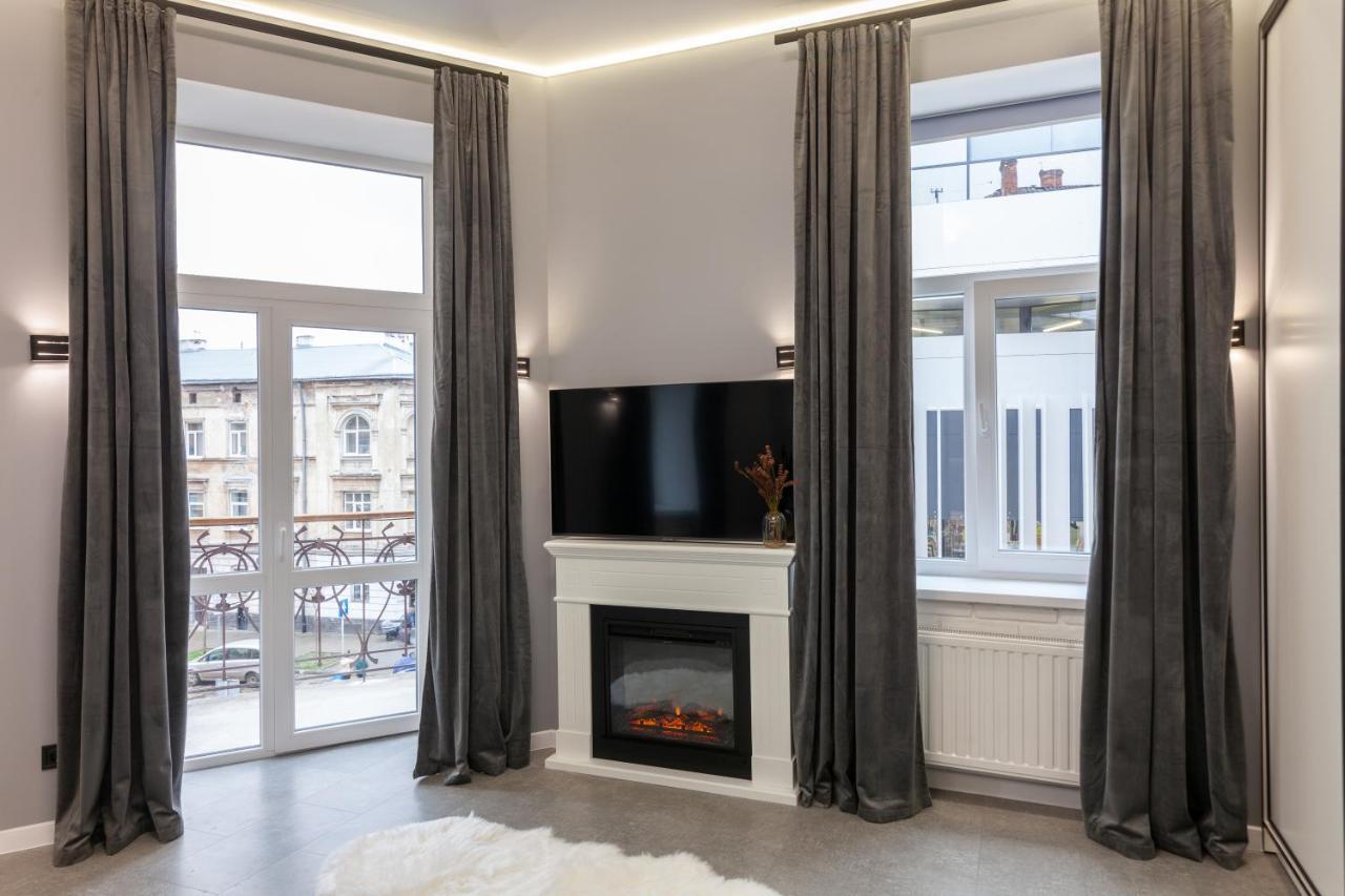 Two Bedrooms 13 Shpytalna Street Lviv Eksteriør billede
